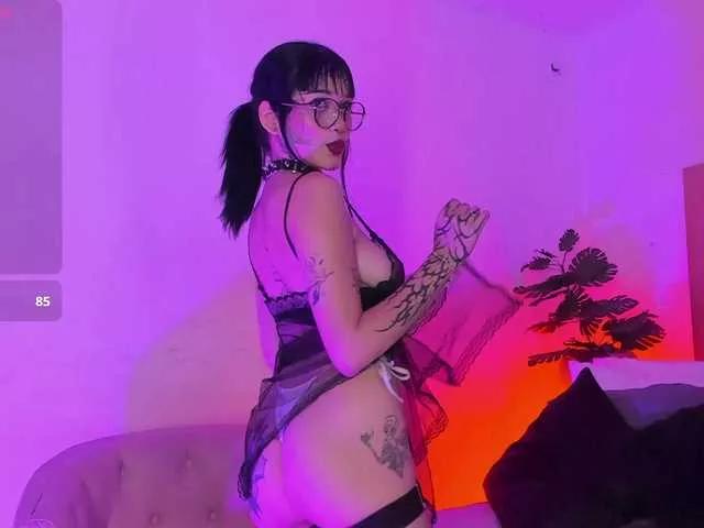 sasha-yaklove999 on BongaCams 