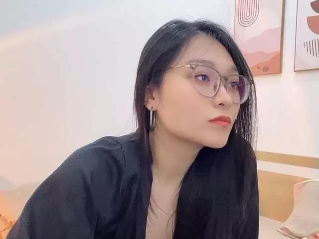 Selena295 on BongaCams 