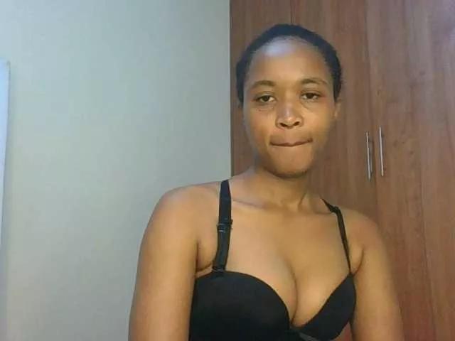 Offline shanizz001 on BongaCams