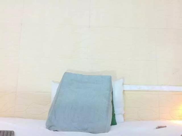 Freechat Slim-chocobar18 on BongaCams