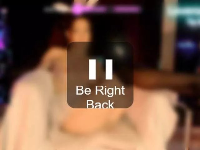 Offline smallestgirlinchat01 on BongaCams