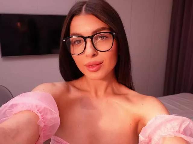 SunnyLuxe on BongaCams 