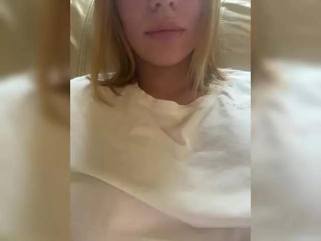 Sweet-peacha on BongaCams 