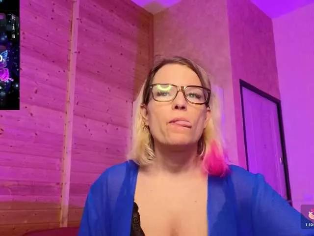 Offline sweeteve050 on BongaCams