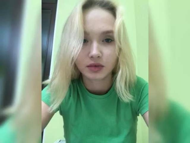 SweetSunnySnake on BongaCams 