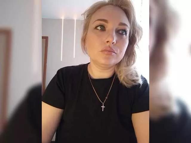 Tanysha-1 on BongaCams 