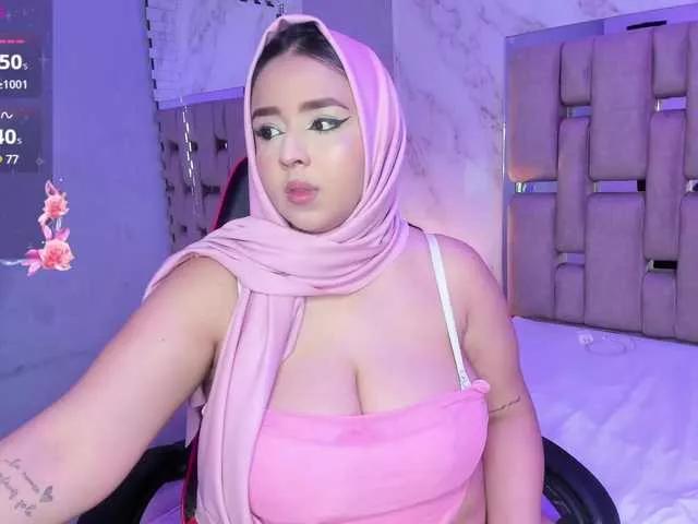 ThanaHaluff on BongaCams 