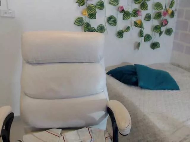 Offline tiffany-69 on BongaCams