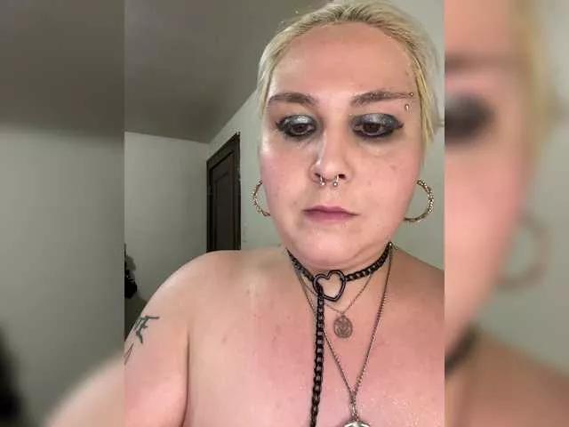 ToxxicDestiny666 on BongaCams 