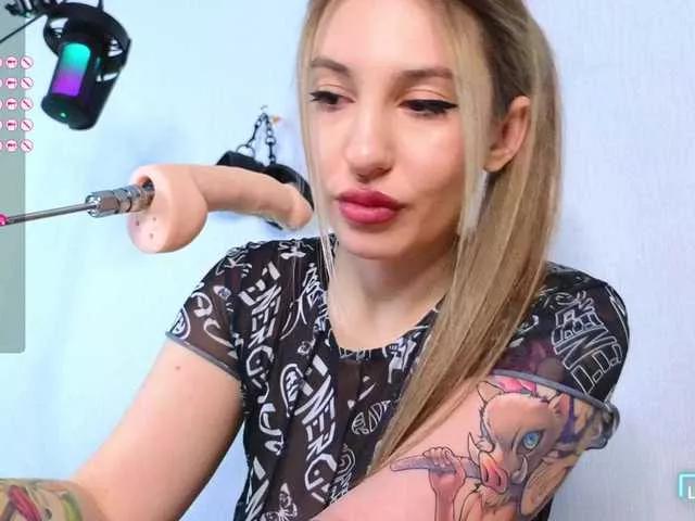 VikkiRood on BongaCams 
