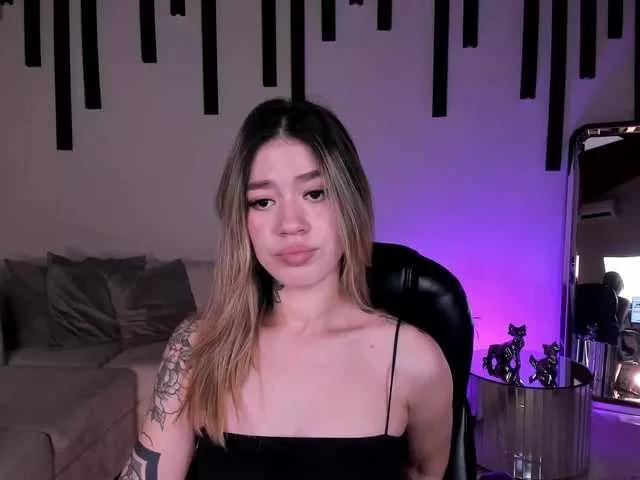 Offline ViolettHansson on BongaCams