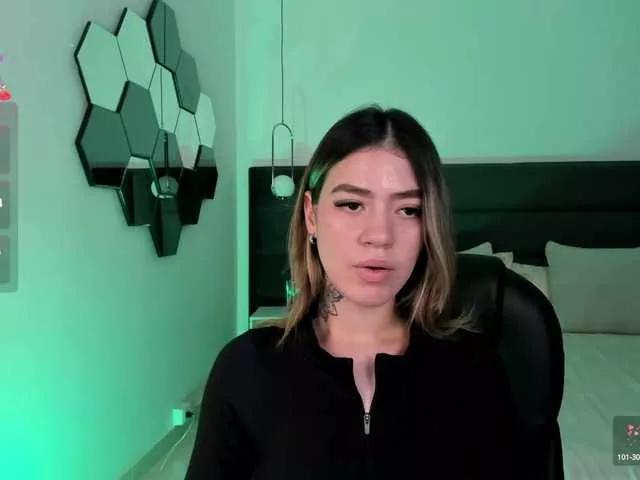 Offline ViolettHansson on BongaCams