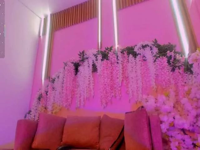 Offline VivianneHart on BongaCams