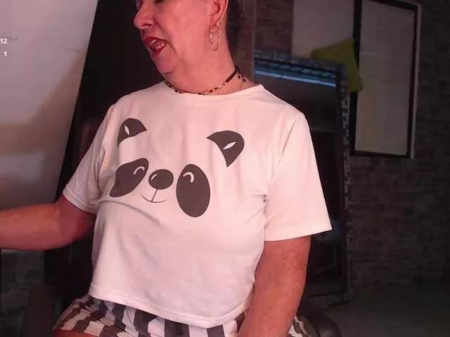 xcarlet1 on BongaCams 