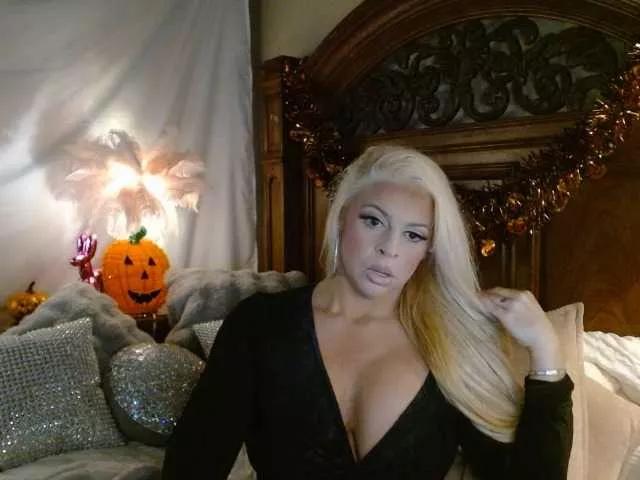 xtinastar on BongaCams 