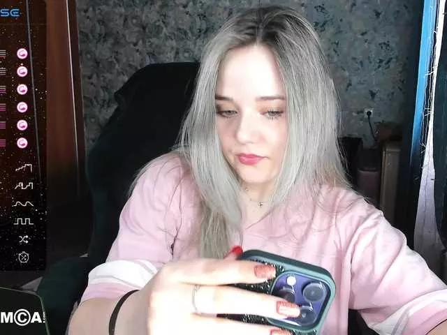 your-small-bunny on BongaCams 