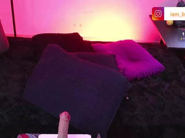 Offline Yourtoybella on BongaCams