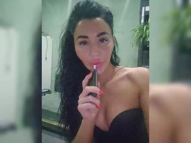 Zhuzha123 on BongaCams 