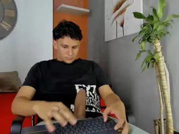 Freechat alan__smith on Chaturbate