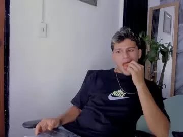 Freechat alan__smith on Chaturbate