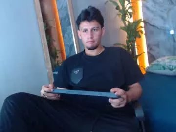 Freechat alan__smith on Chaturbate