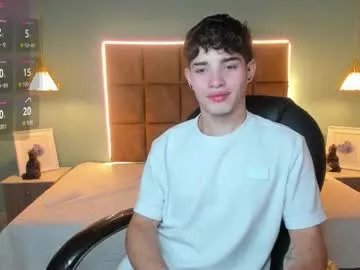 Freechat alejootwink on Chaturbate