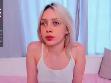 annneloveee on Chaturbate 