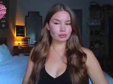 Freechat bigbrainbaddie on Chaturbate