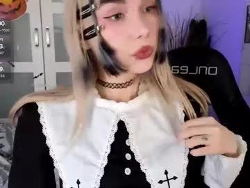 cherry_bitter on Chaturbate