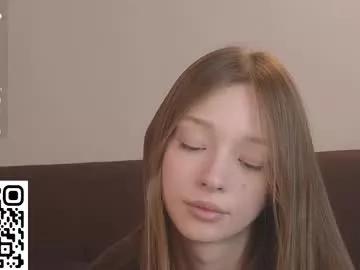 Freechat cherrymira on Chaturbate