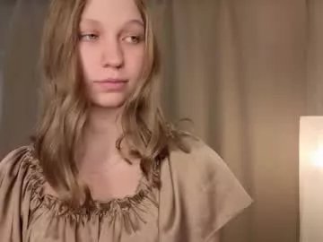 Freechat dollyburruss on Chaturbate