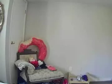 Freechat edgeofinsanity13 on Chaturbate