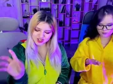 Freechat elainebeness on Chaturbate