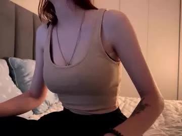 ellie_hollow on Chaturbate 