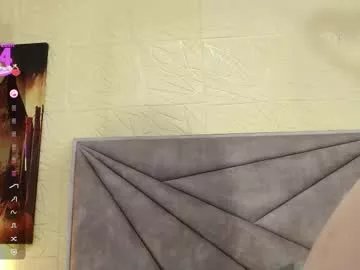 Freechat esmeralda_oikos on Chaturbate