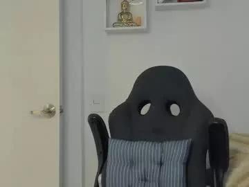 Freechat ezzio_scolaro on Chaturbate