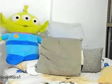 Freechat ezzio_scolaro on Chaturbate