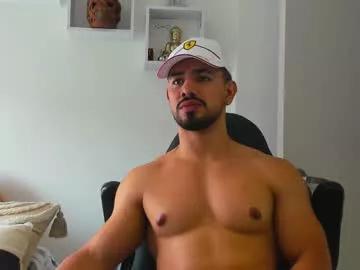 Freechat ezzio_scolaro on Chaturbate