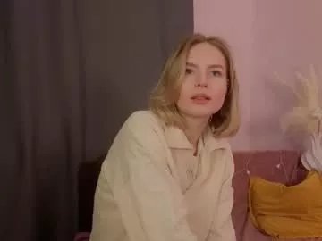 Freechat gwenkevwitch on Chaturbate