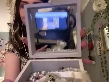 Freechat hedwiggrossberg on Chaturbate