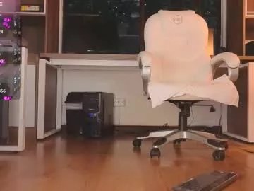 Freechat honeyymoonn_ on Chaturbate