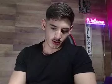 Freechat jonathancast08 on Chaturbate
