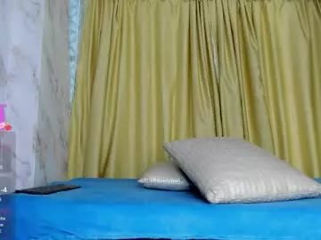 Freechat kiara_zahiri_ on Chaturbate