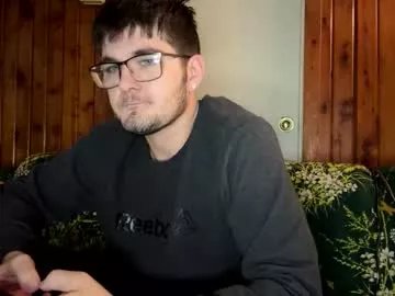 Freechat krimsoncircuit on Chaturbate