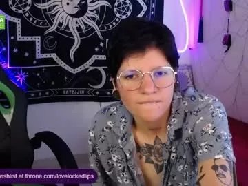 Freechat lovelockedlips on Chaturbate