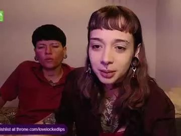 Freechat lovelockedlips on Chaturbate