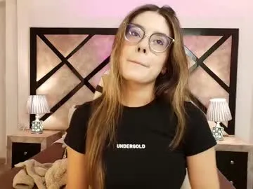 miasilverr — GOAL:  Show boobs [65 tokens remaining] I love it when you make my pussy so wet with your vibrations! #daddysgirl #skinny #petite #bigass #latina