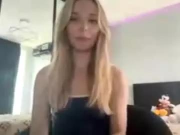 Freechat mildaleggette on Chaturbate