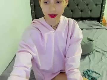 minilolyi on Chaturbate 
