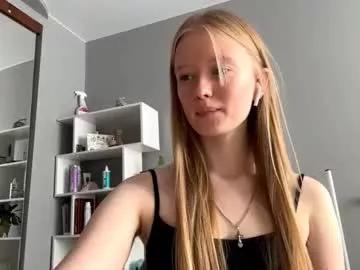 mittietonge on Chaturbate